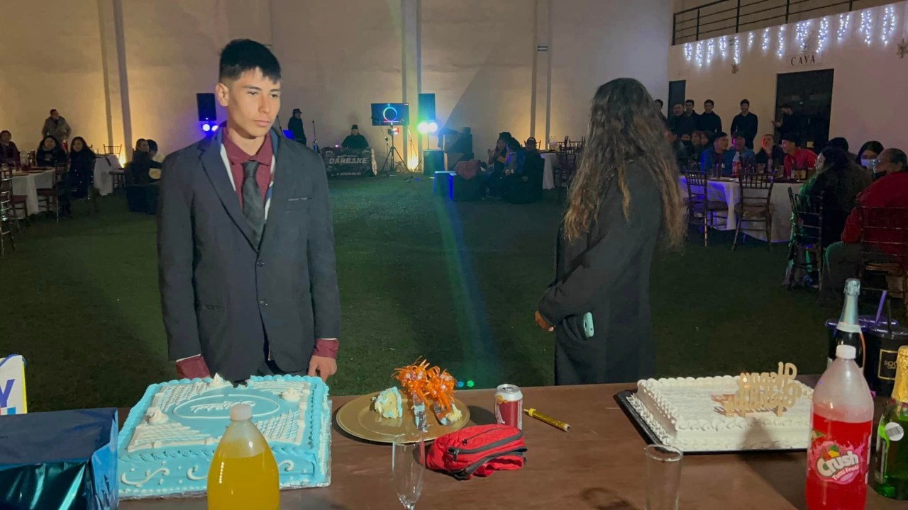 Chico fiesta xv años nadie va