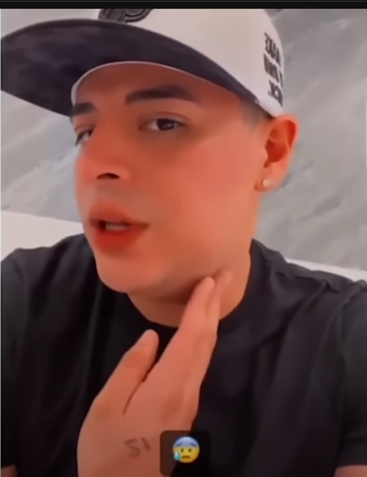 Eduin Caz bola cuello comunicado