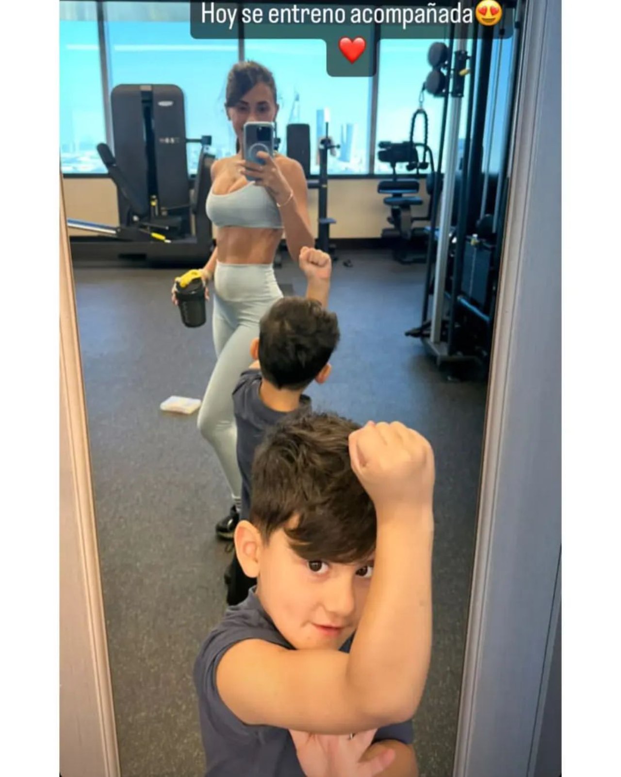 Esposa Messi manda indirecta Canelo