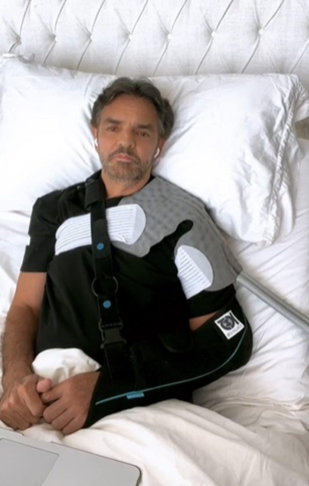 Eugenio Derbez levantar brazo nunca mas