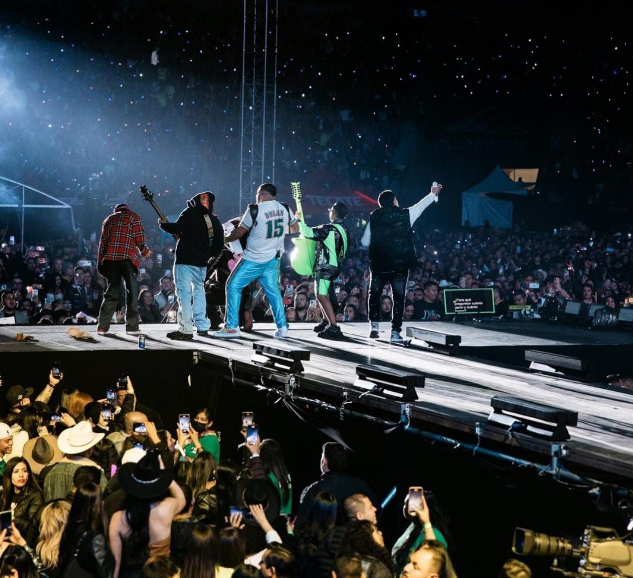 Grupo Firme show