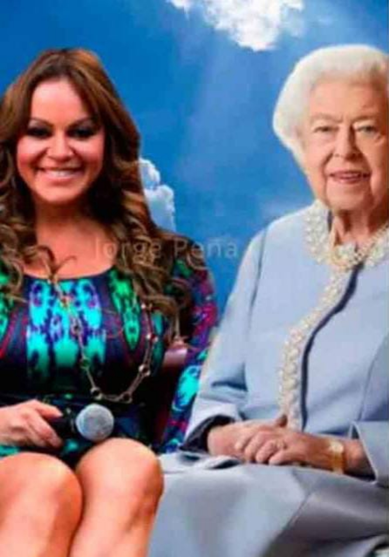 Reina Isabel II y Jenni Riviera