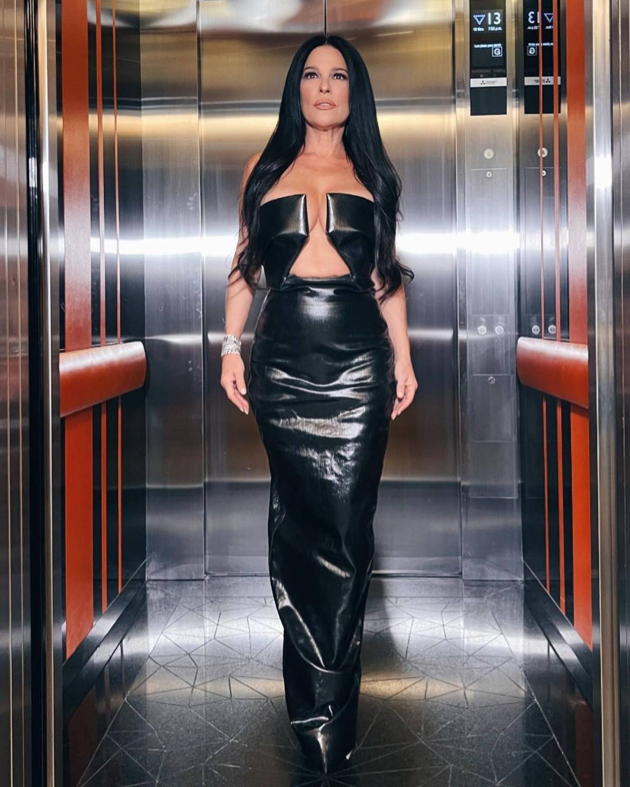 Martha Debayle usa look Kim Kardashian