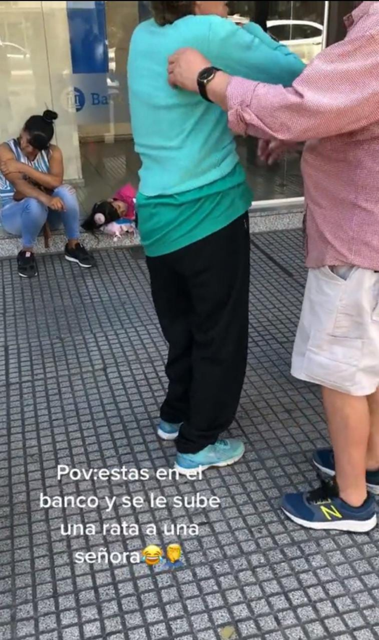 Señora rata ropa