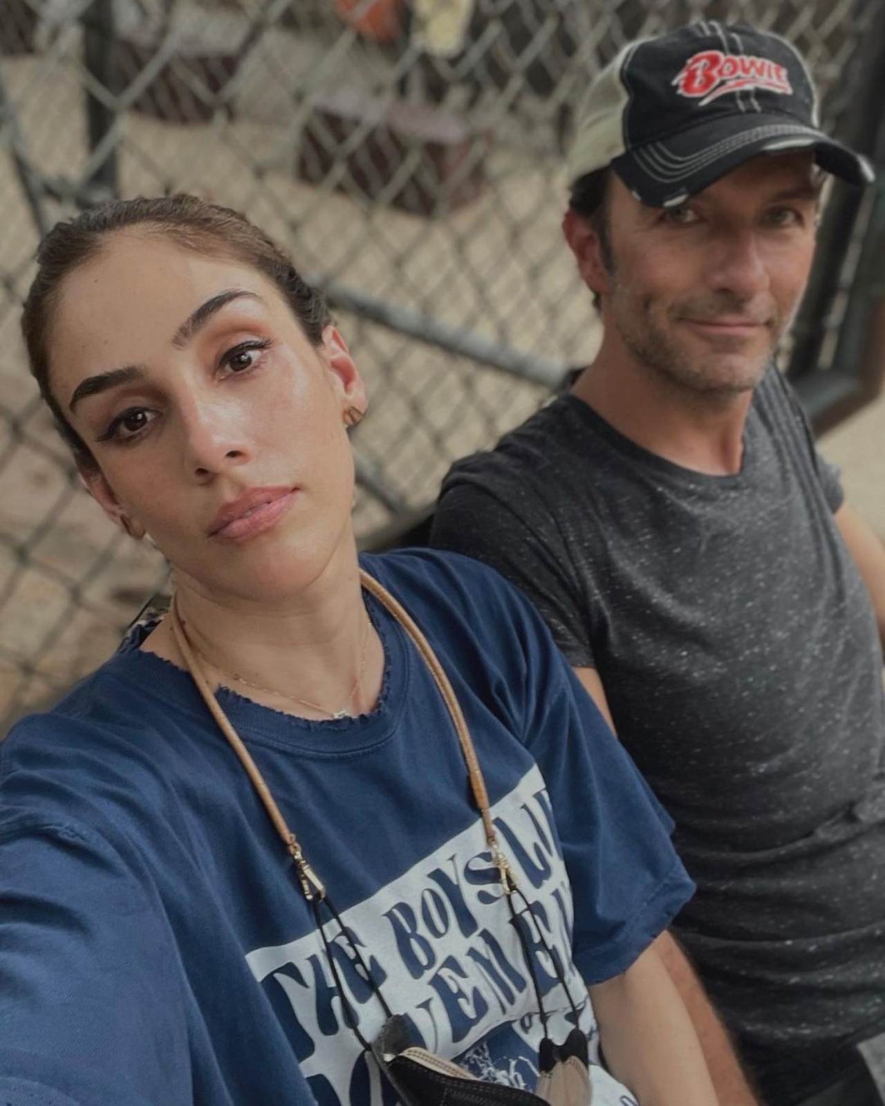 Sandra Echeverria corre Leonardo de Lozanne