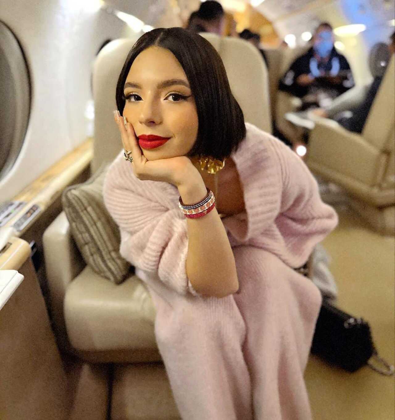 Angela Aguilar cabello corto