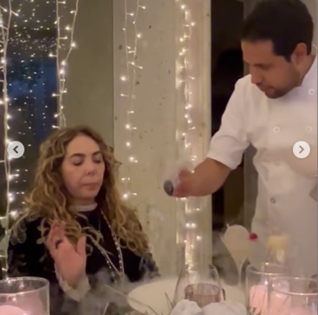 Lujosa cena de Belinda de Navidad 2022