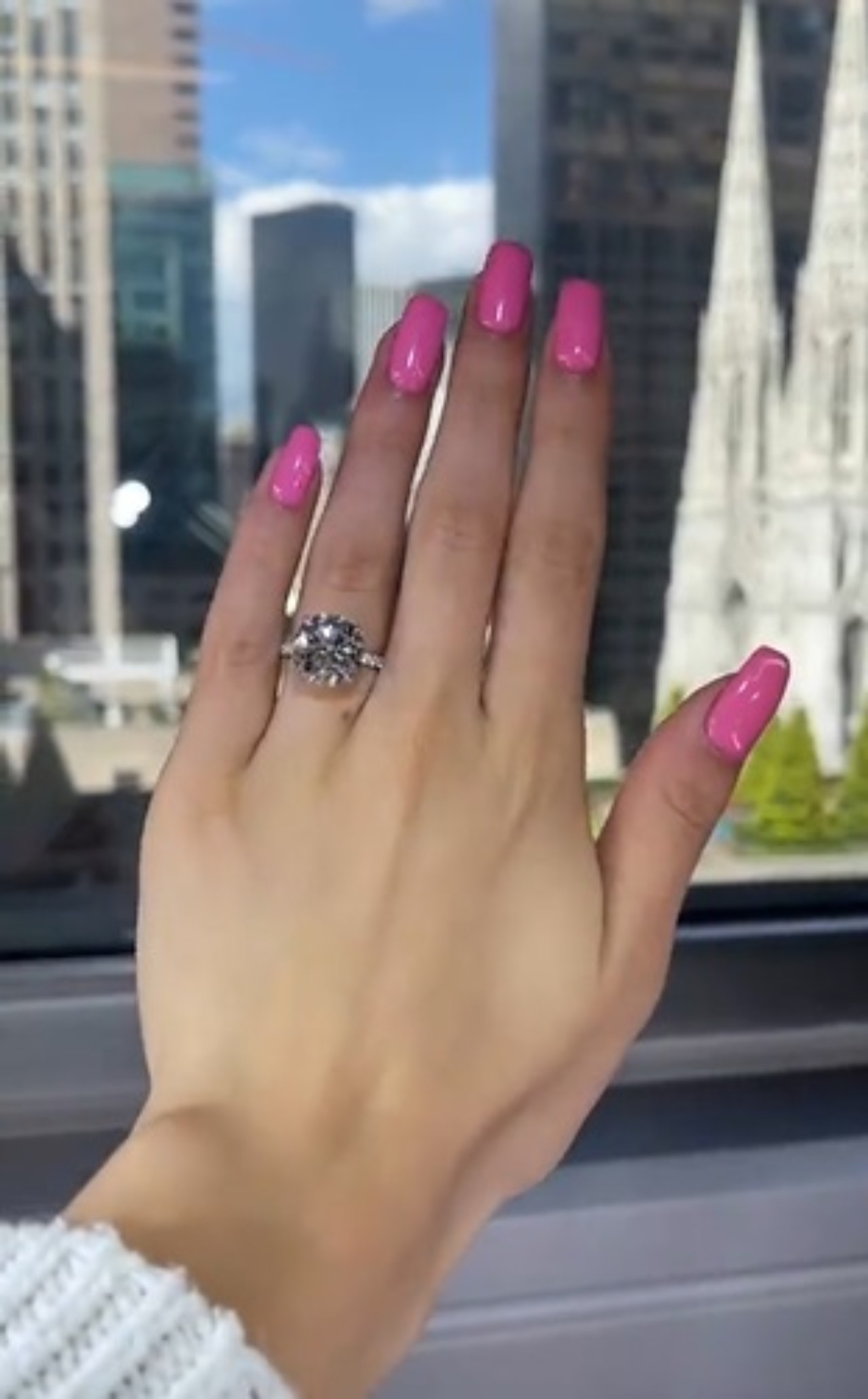 Anillo Danilo Carrera dio novia boda