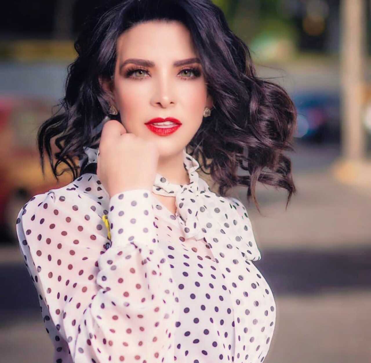 Lisset lleva a su hija con su padre