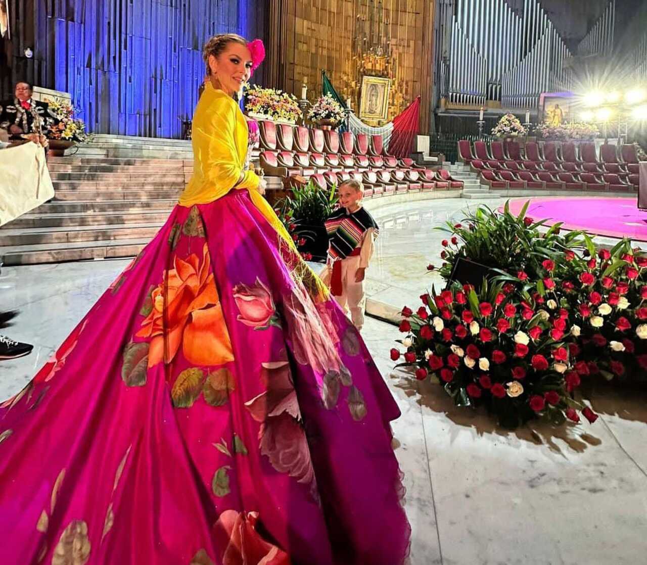 Marjorie de Sousa hijo capilla