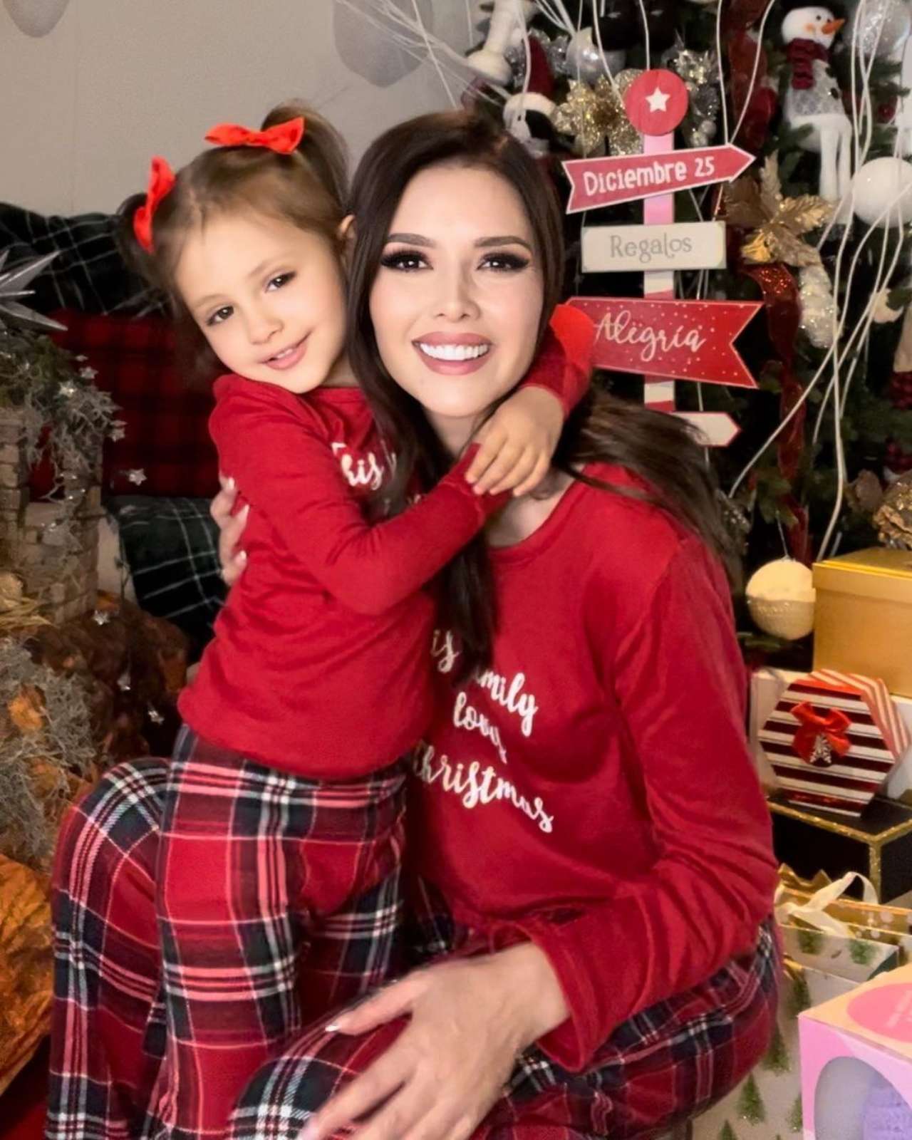 Marlene Favela hija repartiendo regalos criticada