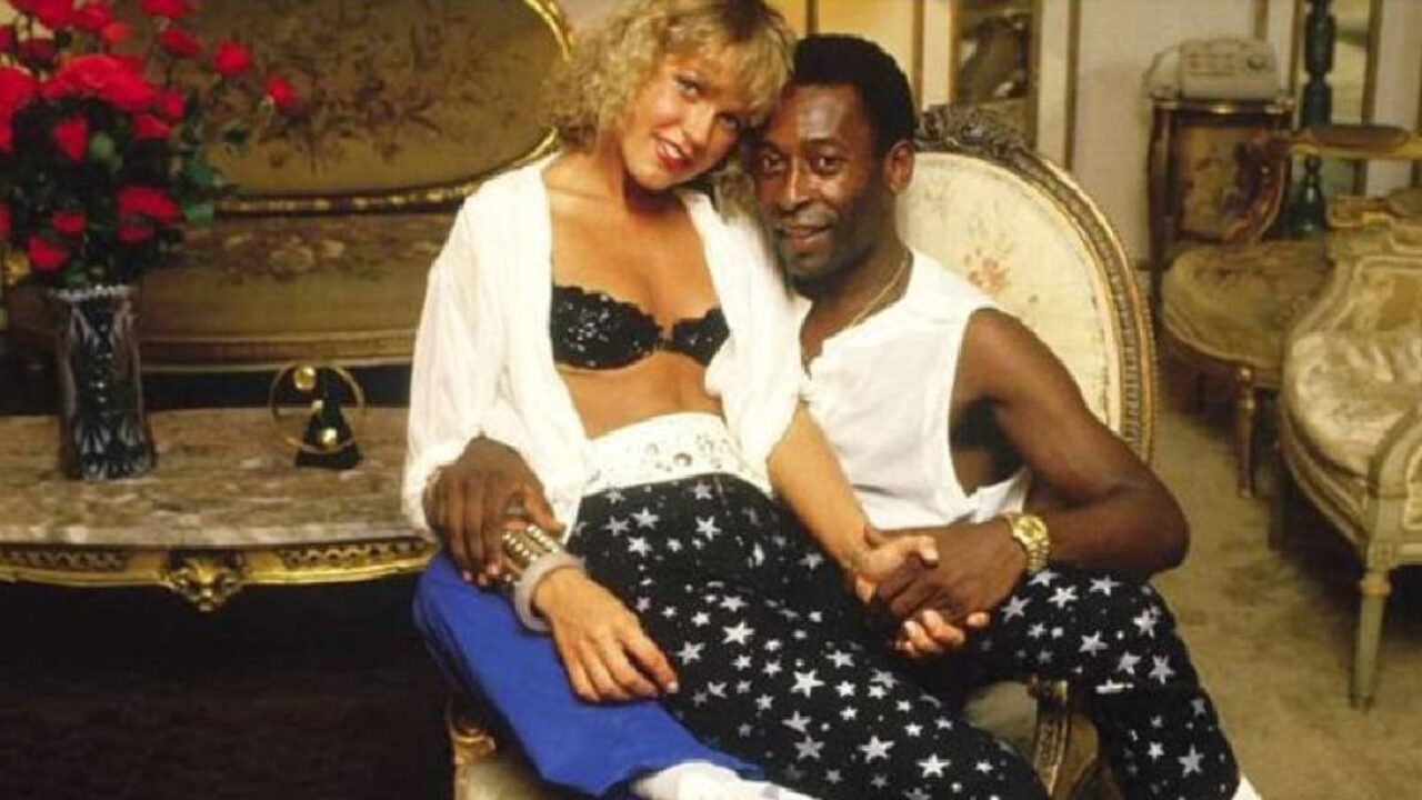 Pelé anduvo con una menor de edad 