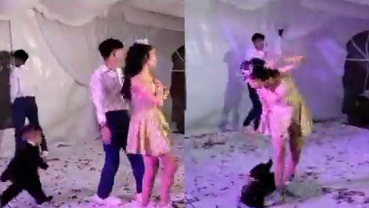 Quinceañera pisotea niño