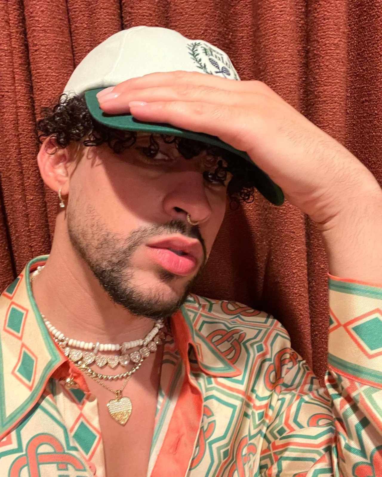 Bad Bunny fan avienta celular oraciones