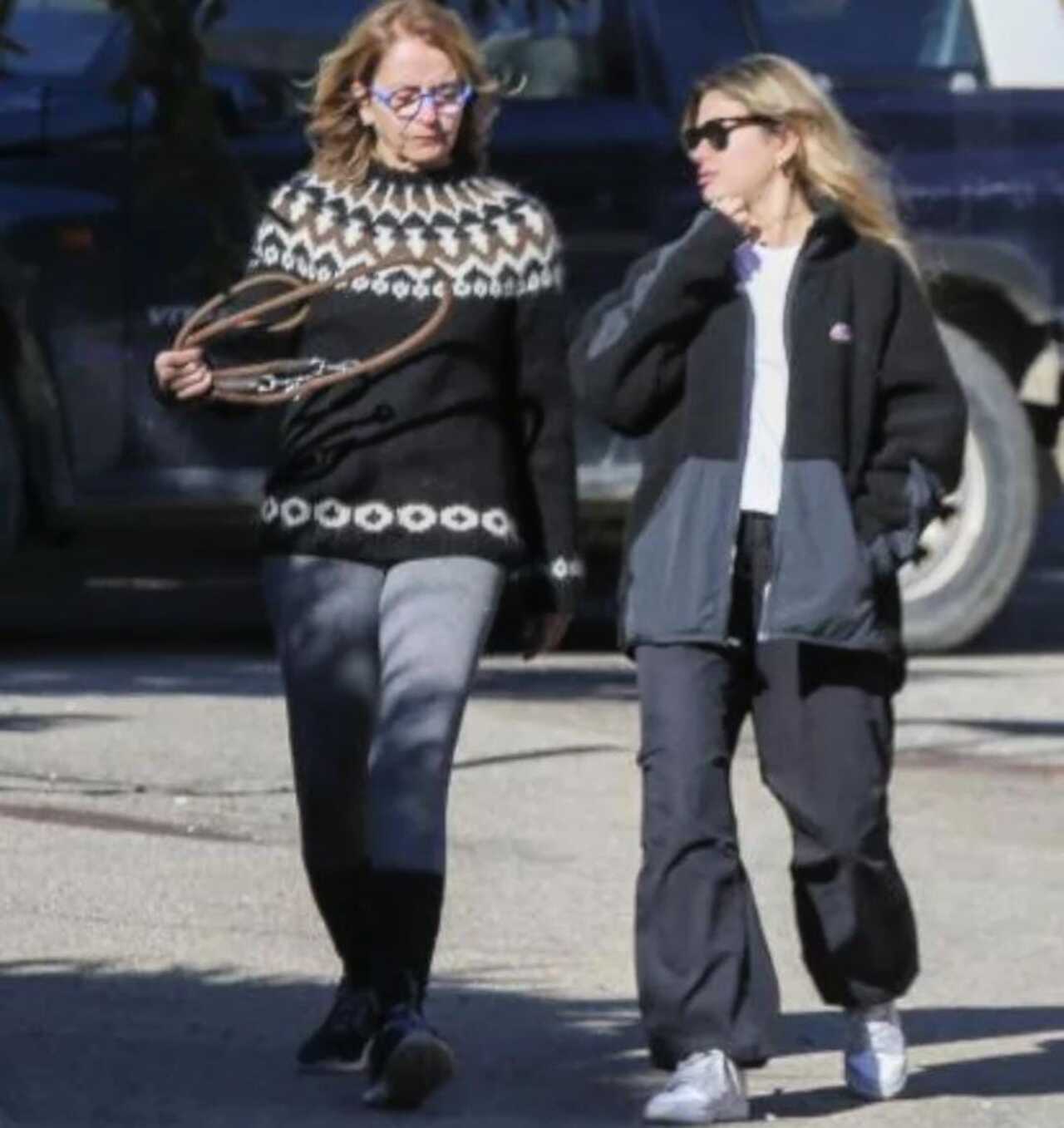 Clara Chía y madre de Piqué