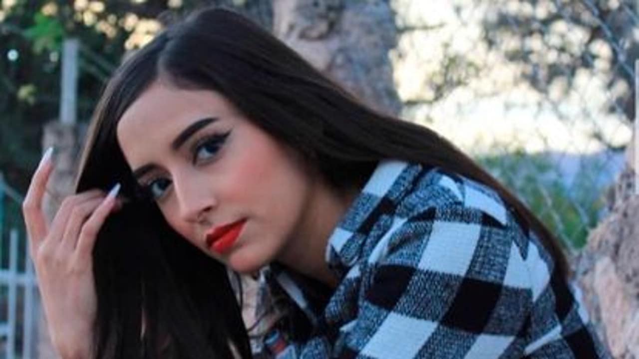 Danna Paola Debanhi padre serie