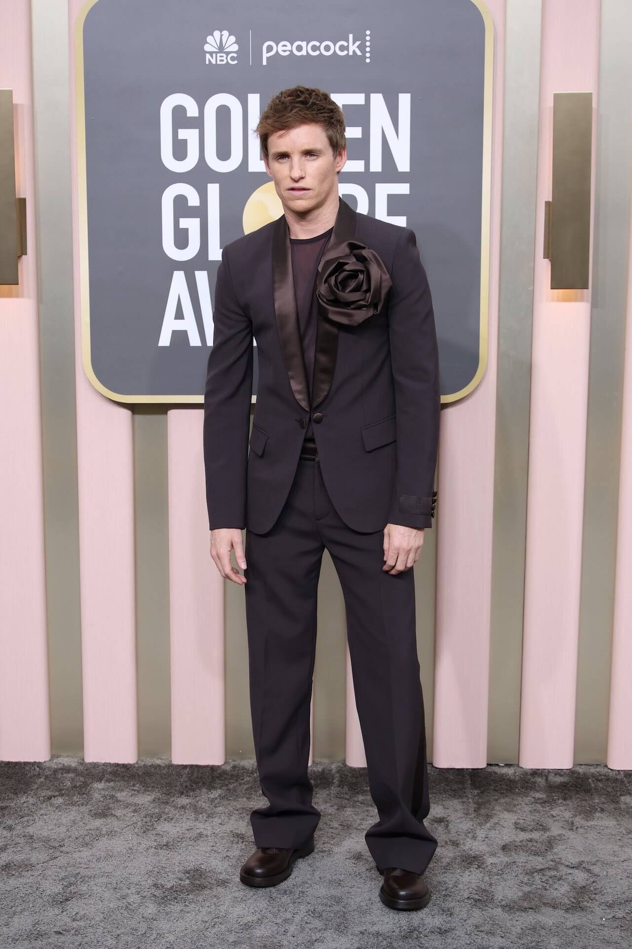 Eddie Redmayne en los Globos de Oro 2023