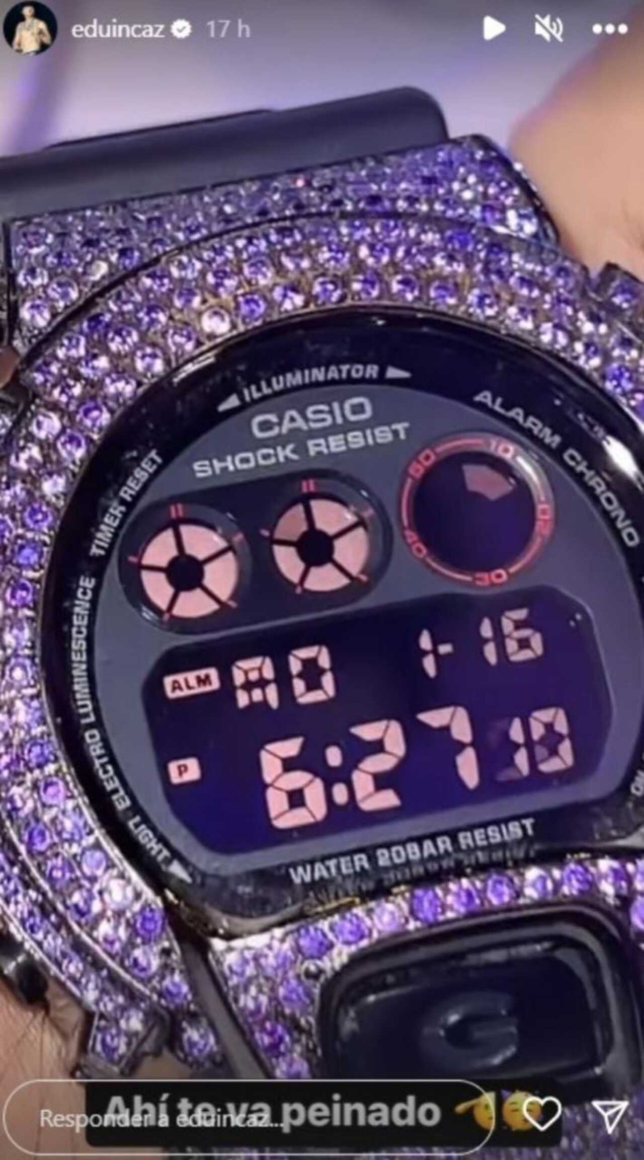 Eduin Caz muestra reloj Casio