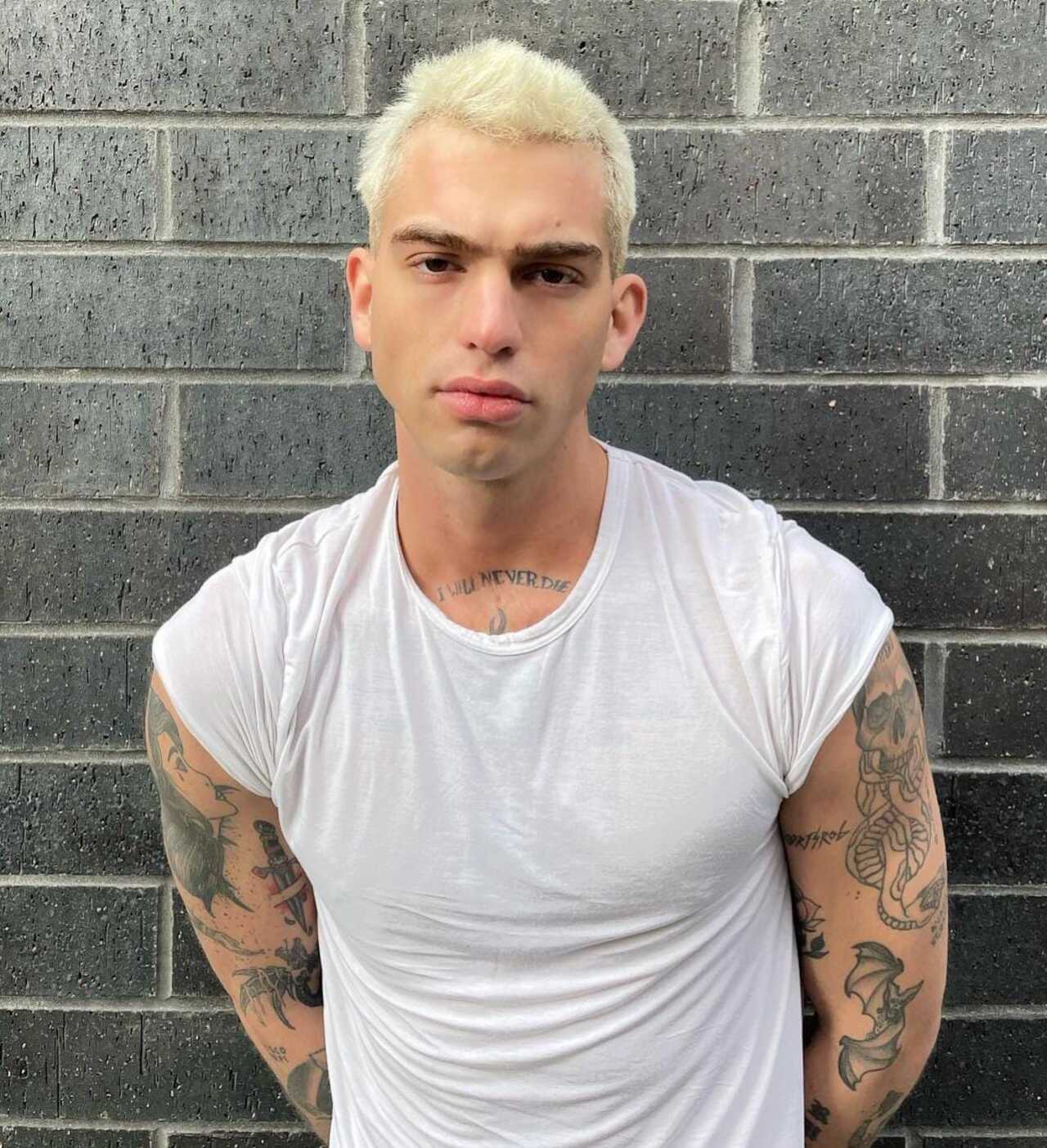 Modelo estadounidense Jeremy muere