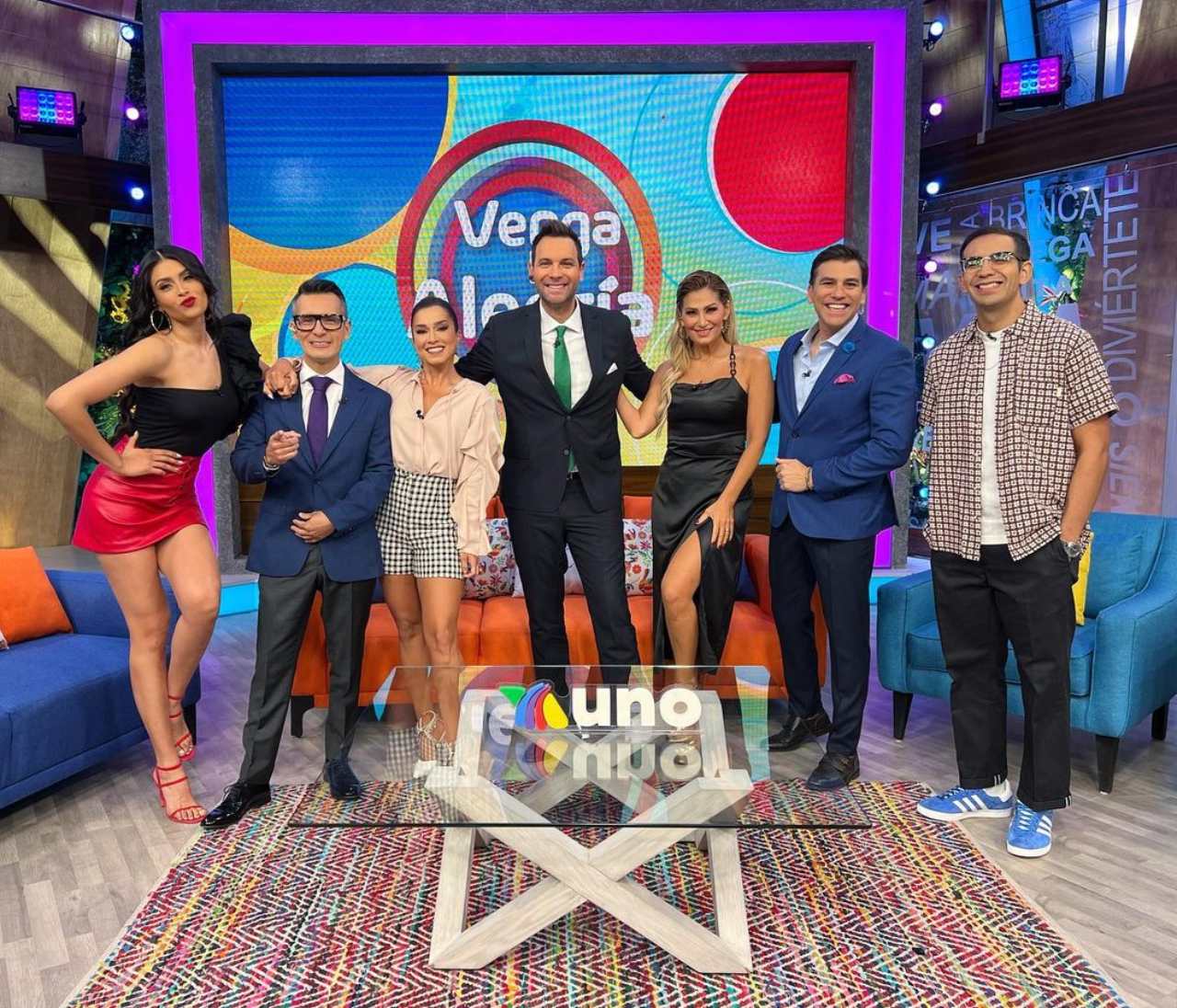 Laura G regresa VLA que se vaya