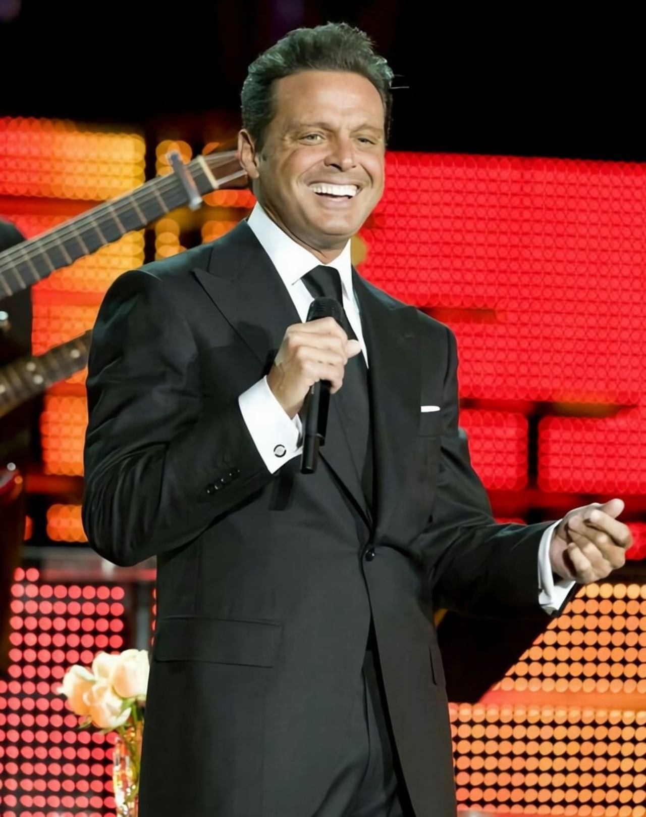 Luis Miguel elegancia ejemplo Bad Bunny