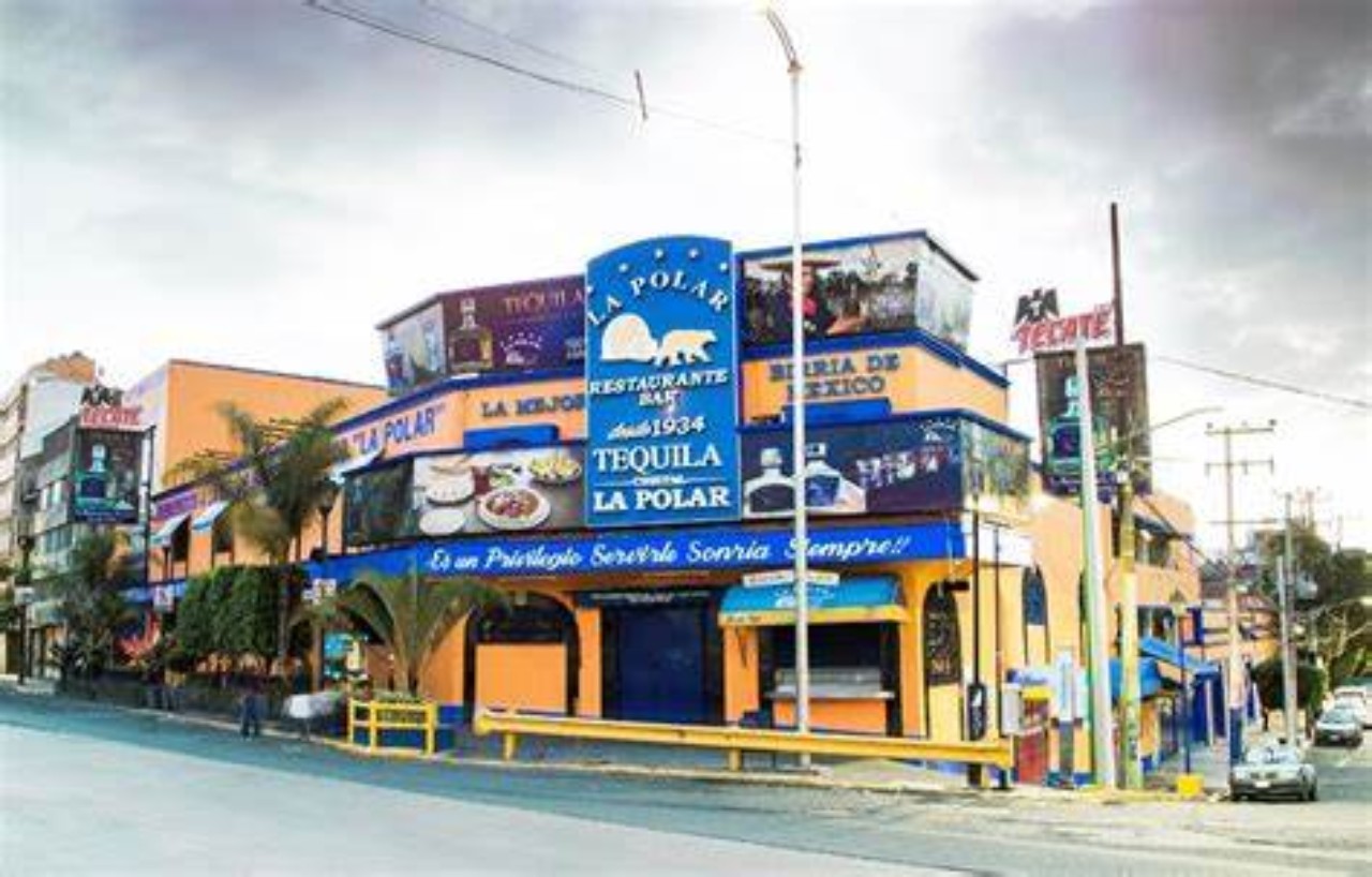 Restaurante La Polar relacion Lupillo Rivera