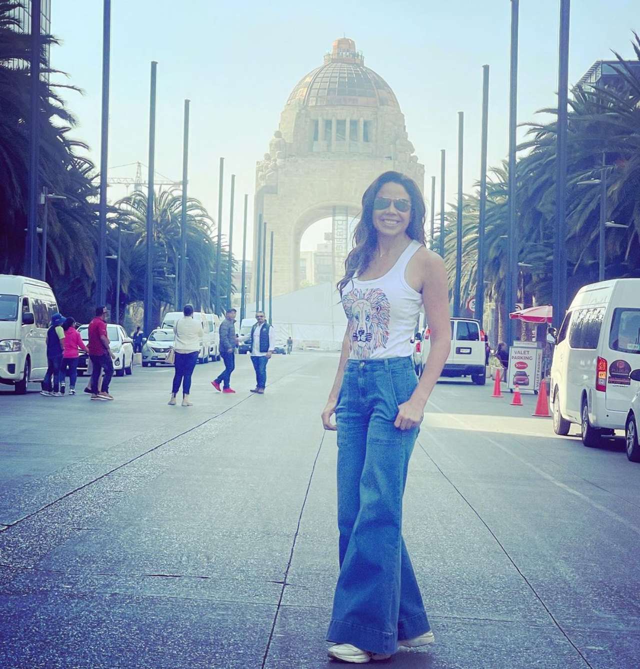 Paola Rojas pasea licuachelas de Tepito