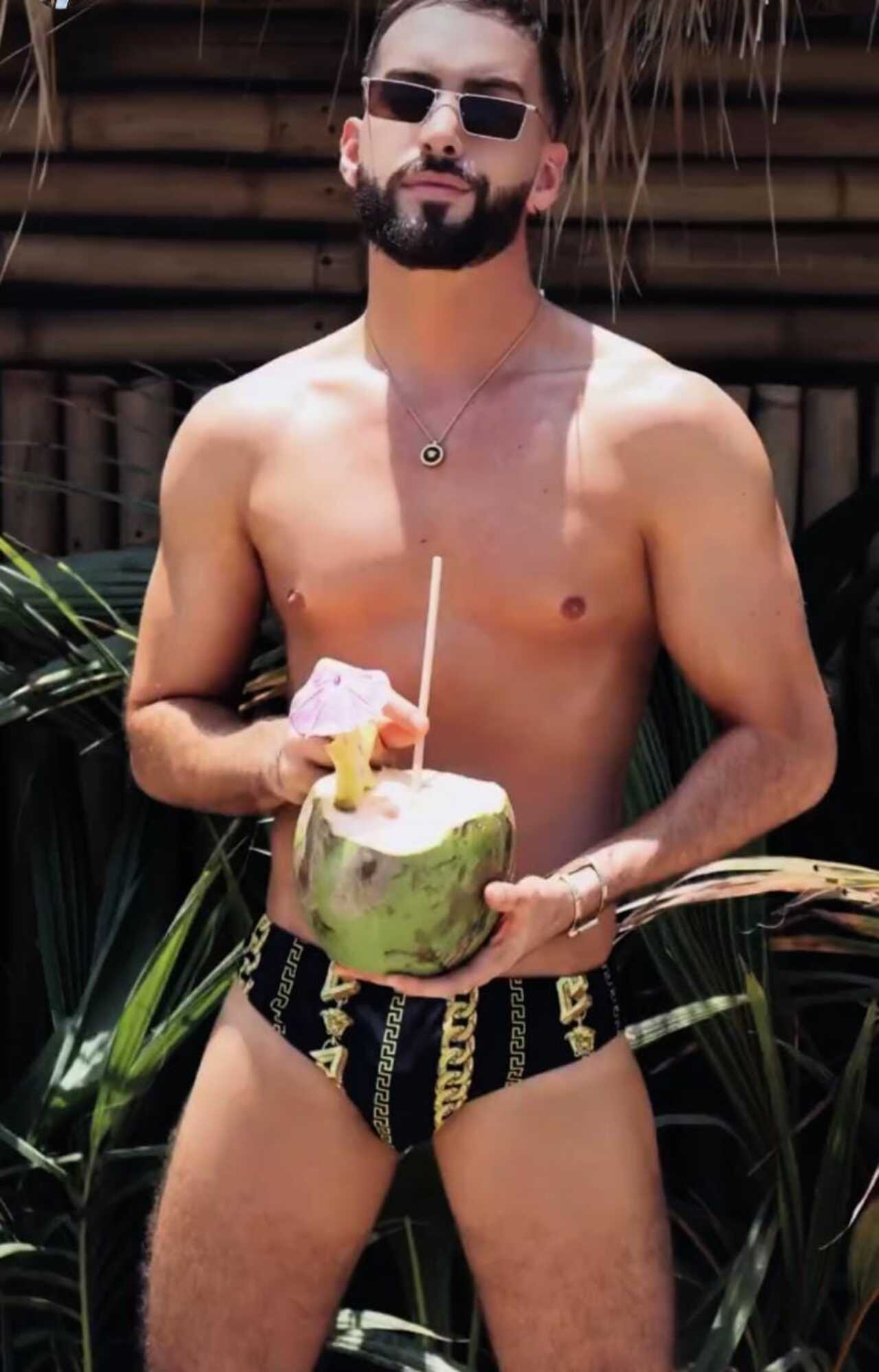 Roberto Carlo cuerpo