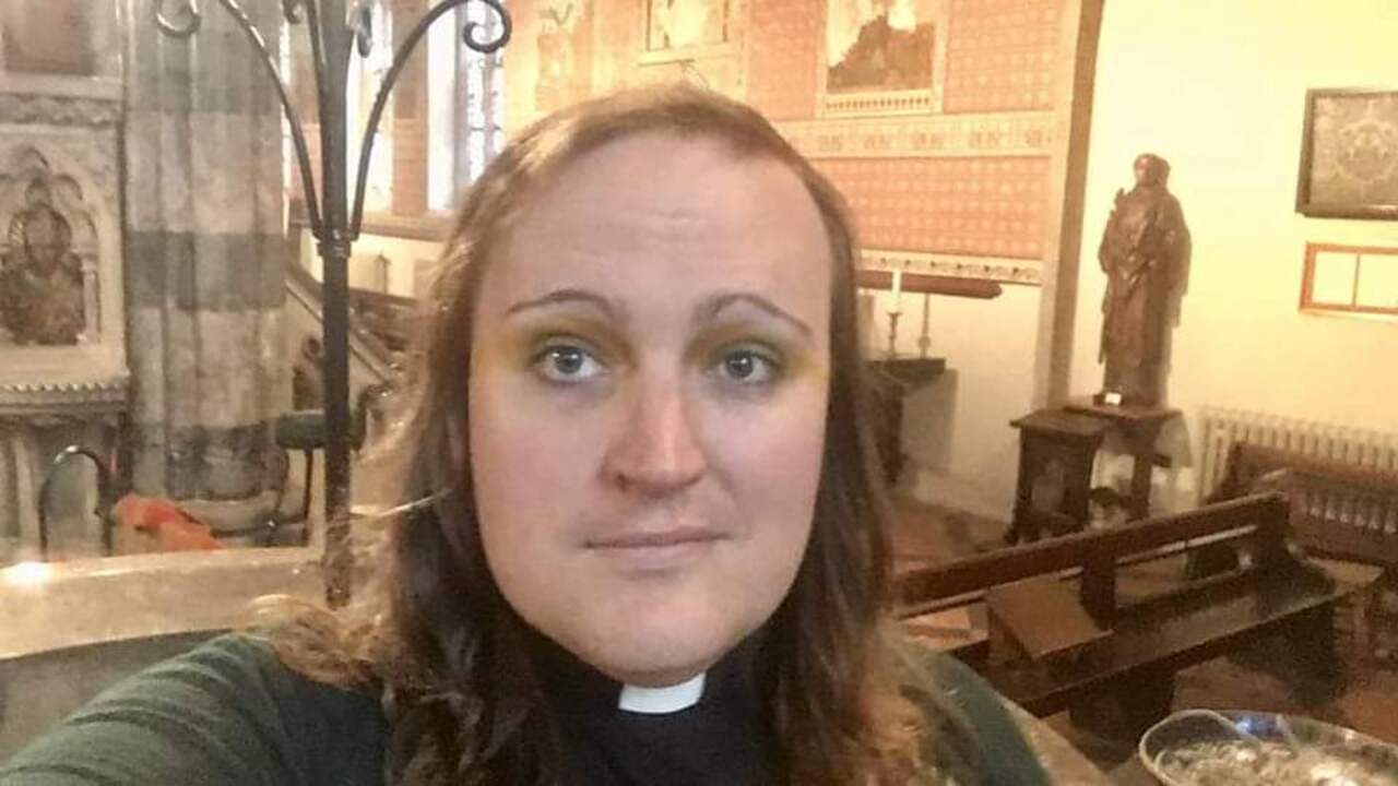 Sacerdote no binario Inglaterra 