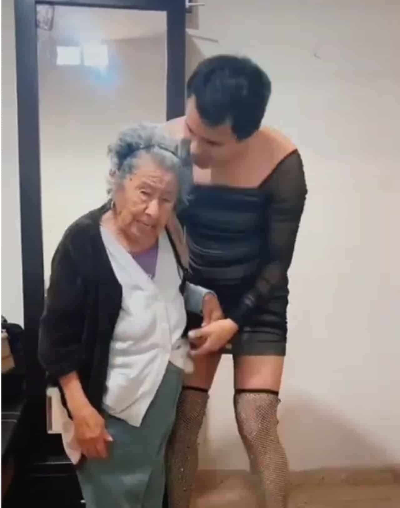 Abuelita nieta trans vestidos reacción