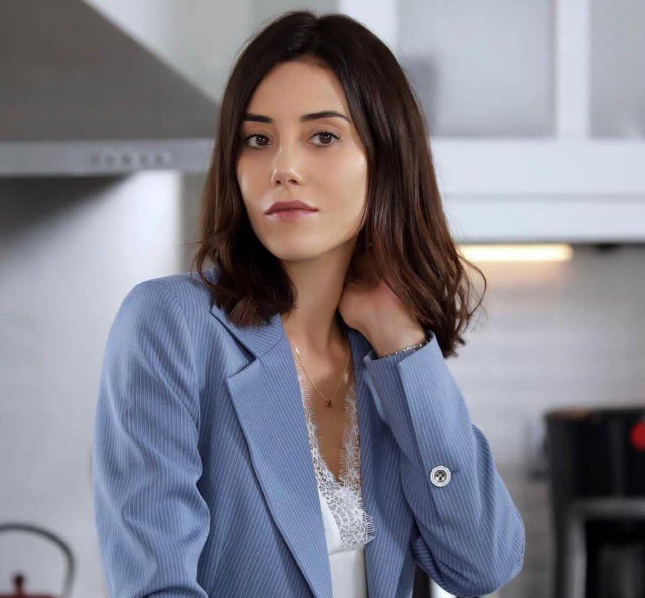 Cansu Dere no aparece