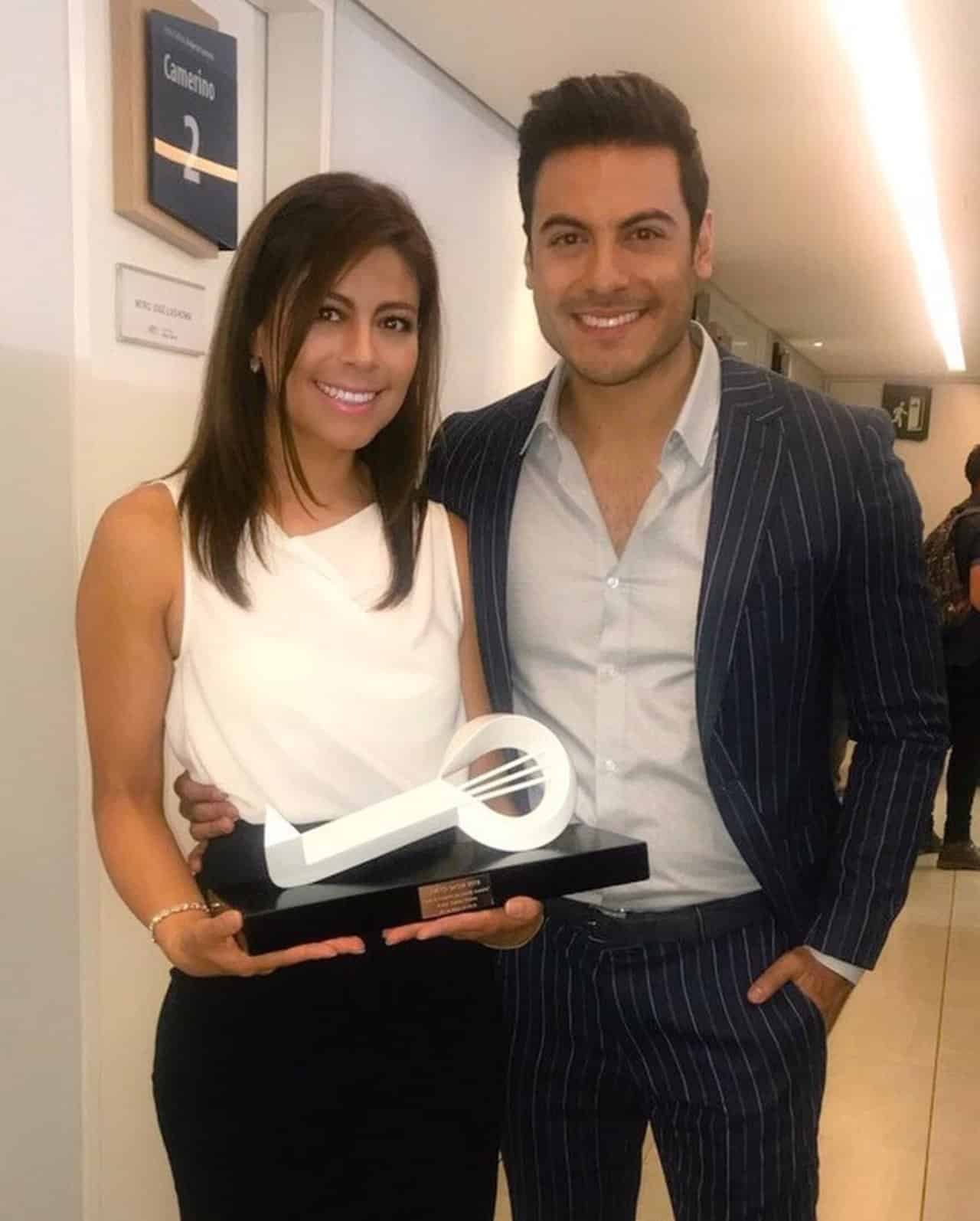 Carlos Rivera ayuda hermana dinero La Academia