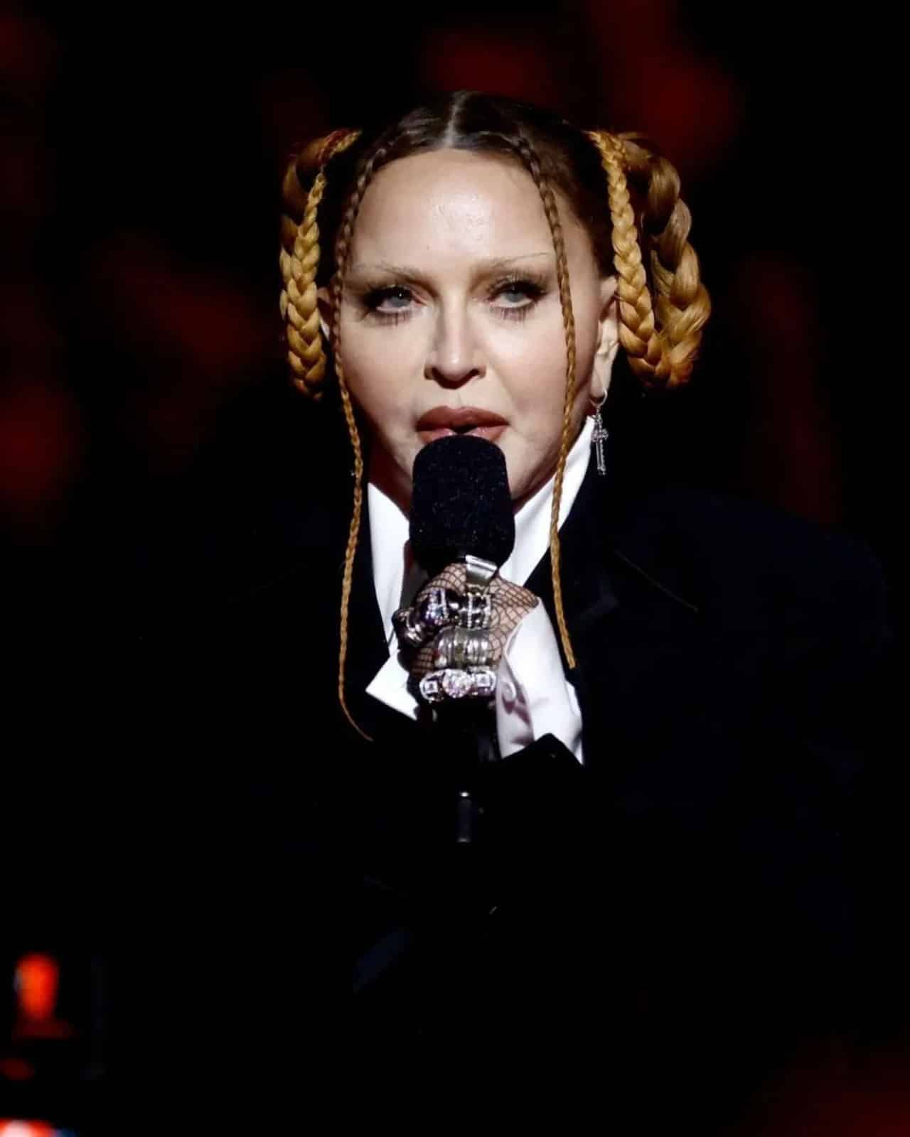 Martha Debayle burla Madonna rostro Grammy
