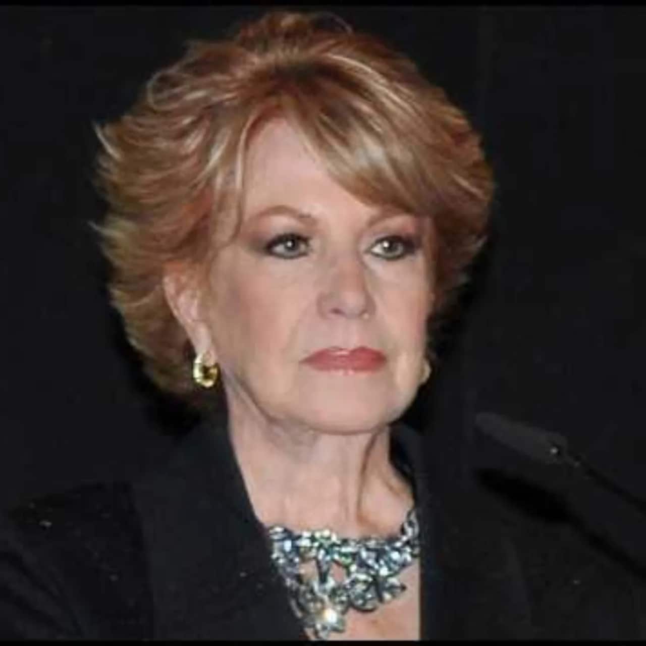 Maxine Woodside Unfollow Ana María Alvarado unfollow