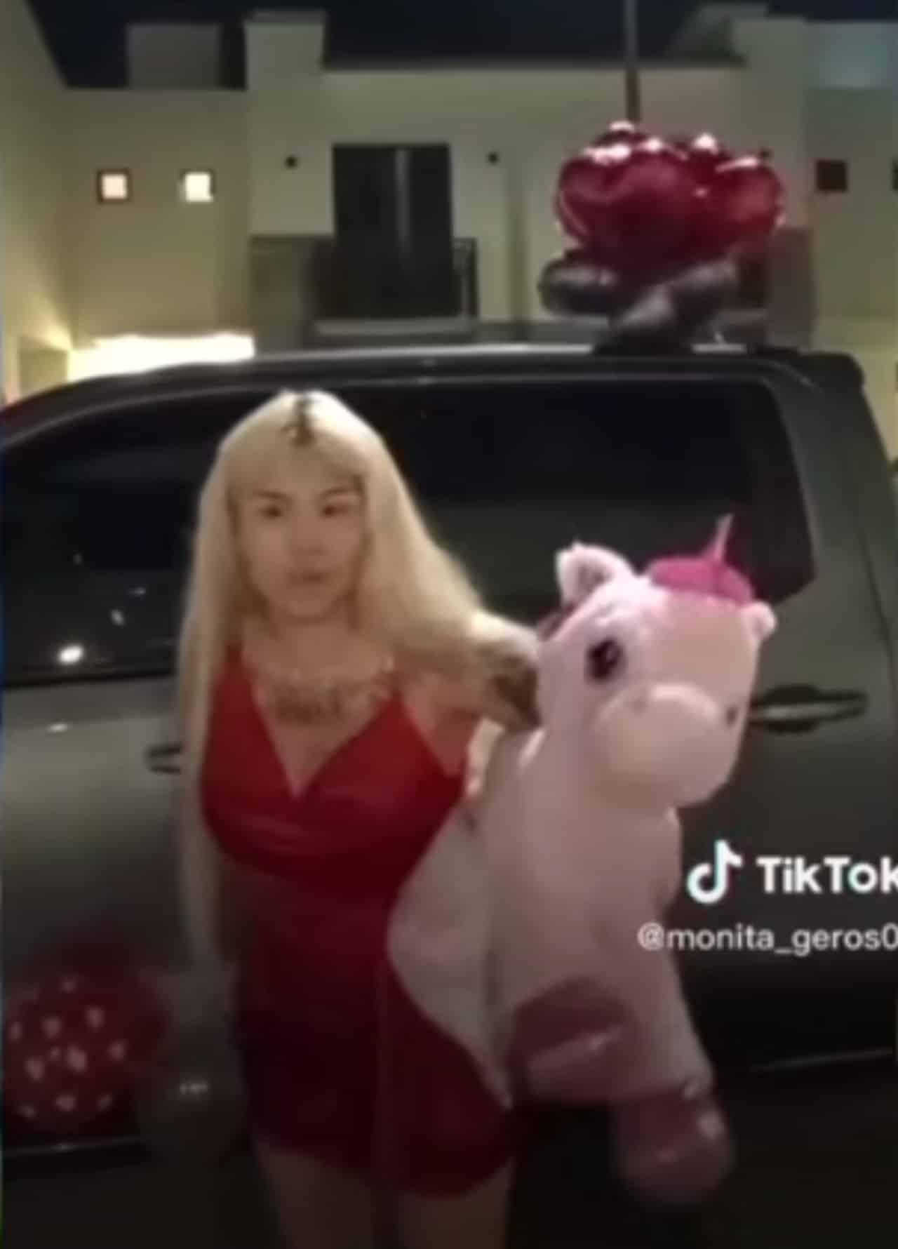 Mona Geros San Valentín
