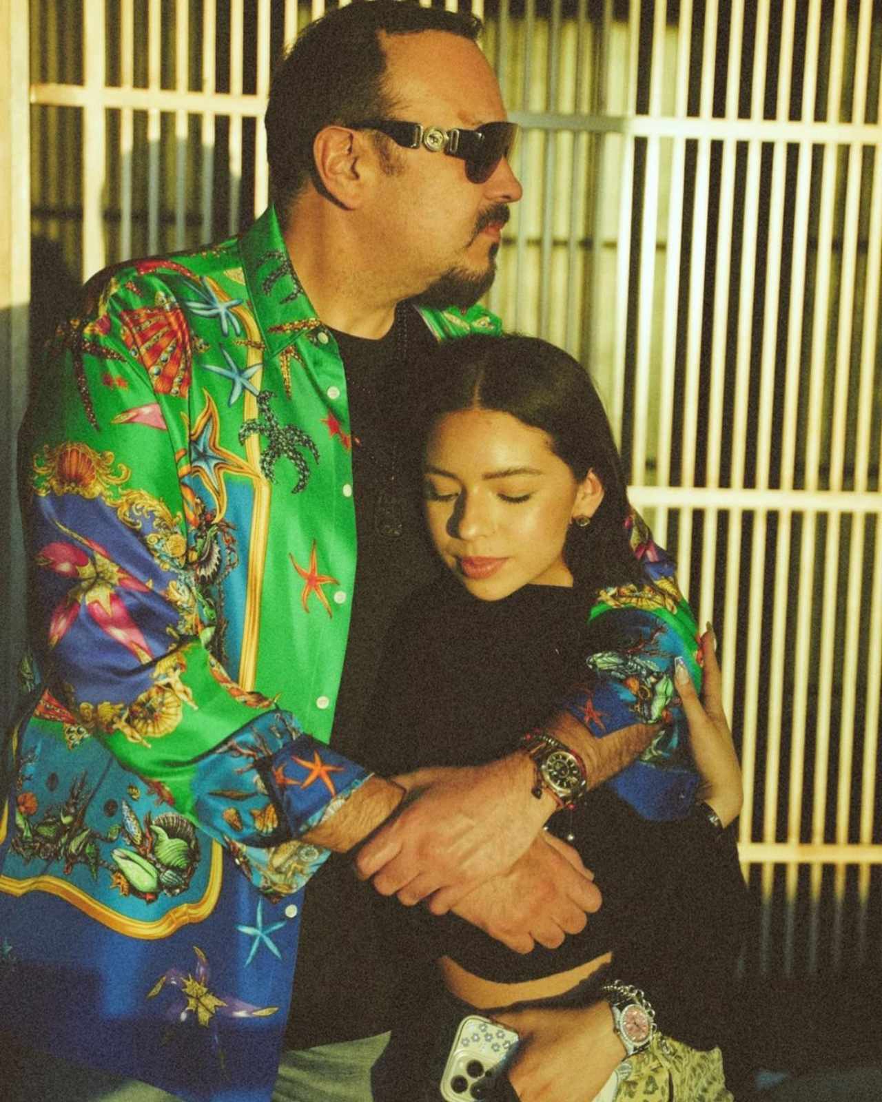 Pepe Aguilar defiende Angela Aguilar pregunta