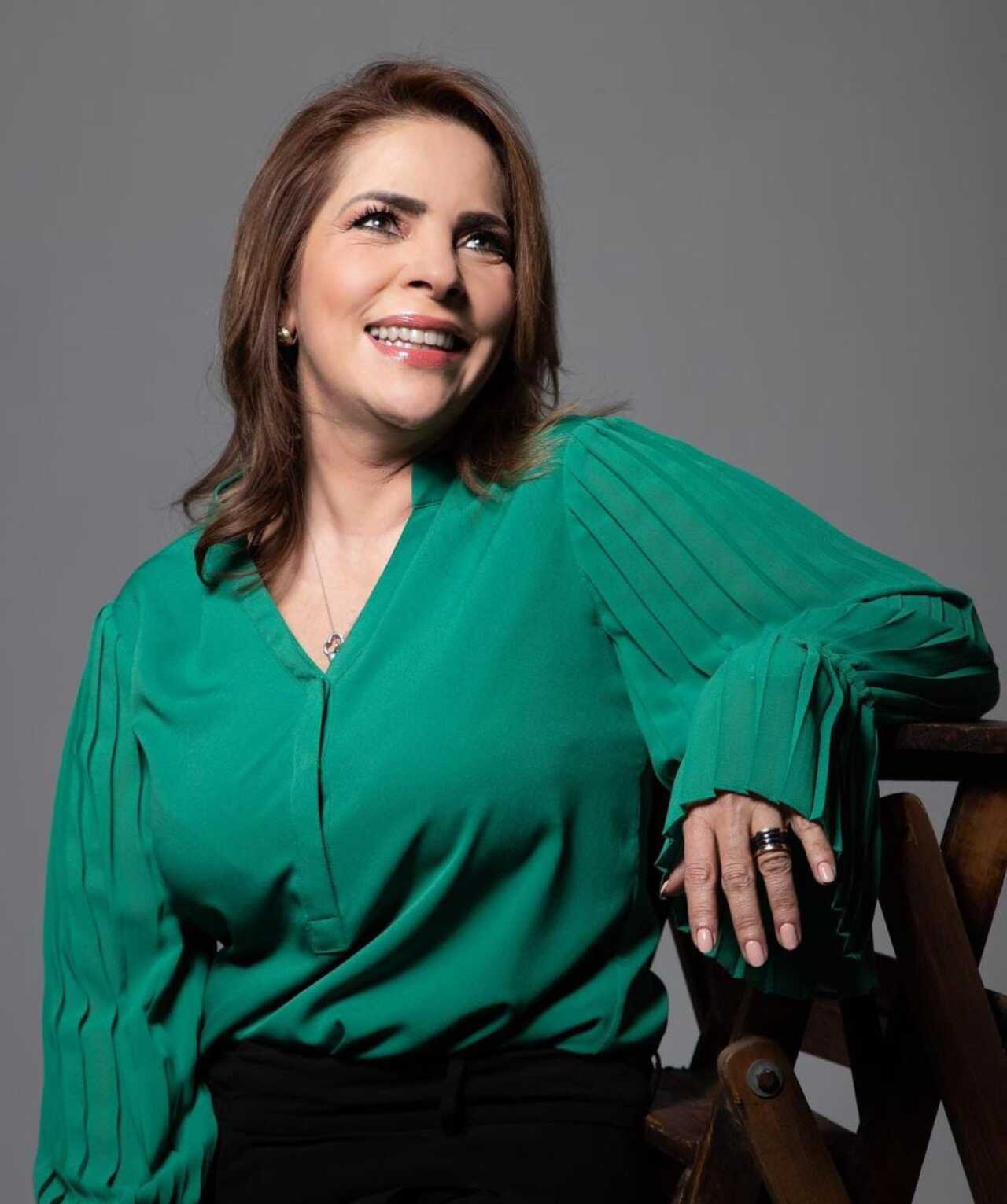 Defiende a Ana María Alvarado de Maxine