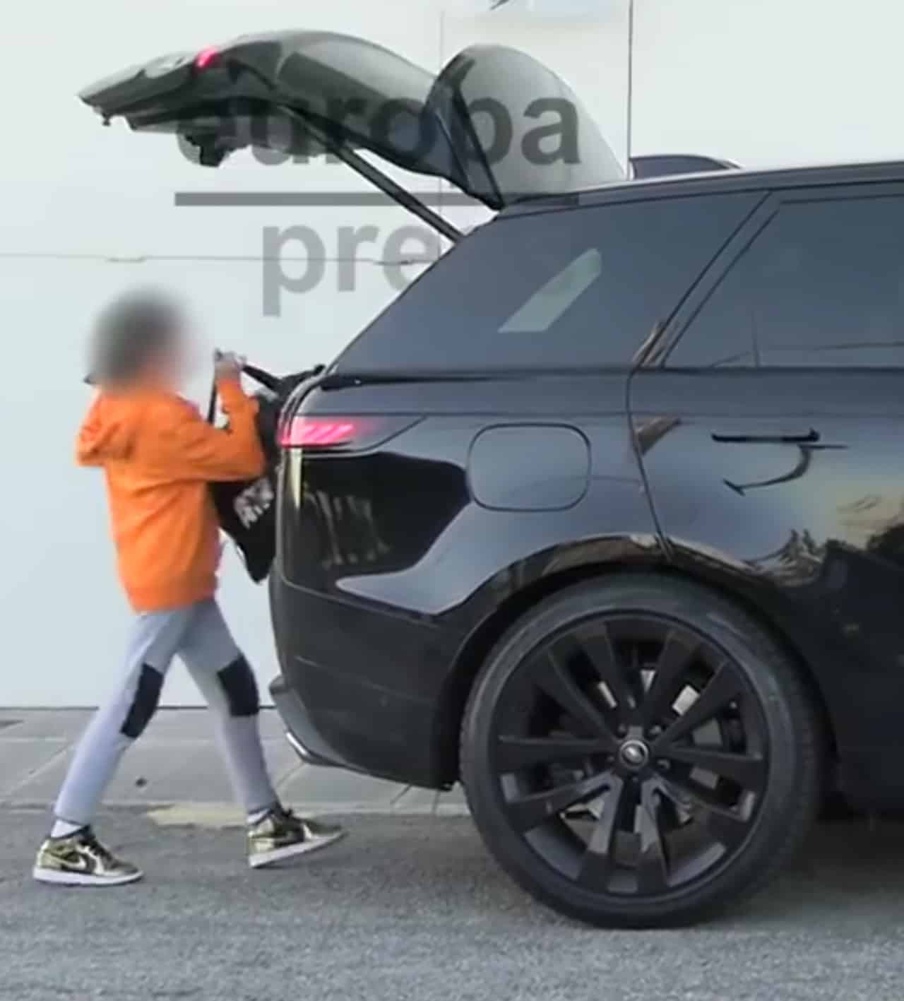 Piqué Shakira hijos recoge en su casa