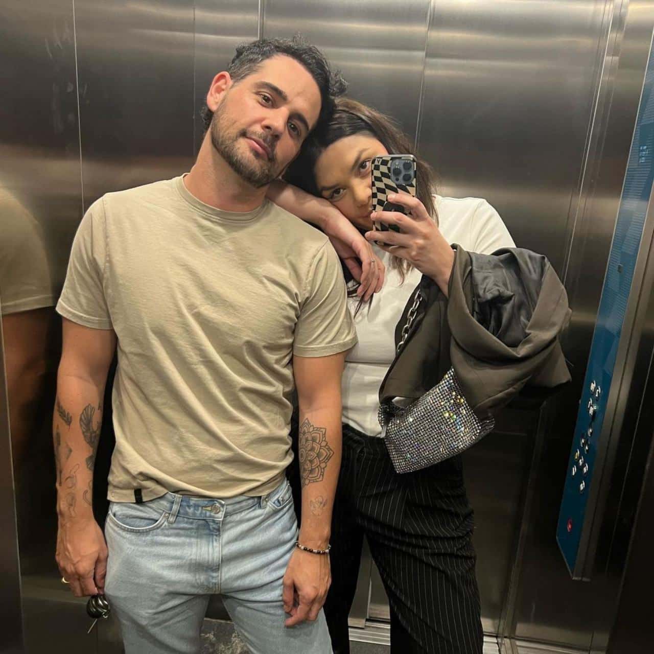Yuridia exhibe Pedro Sola la demanda