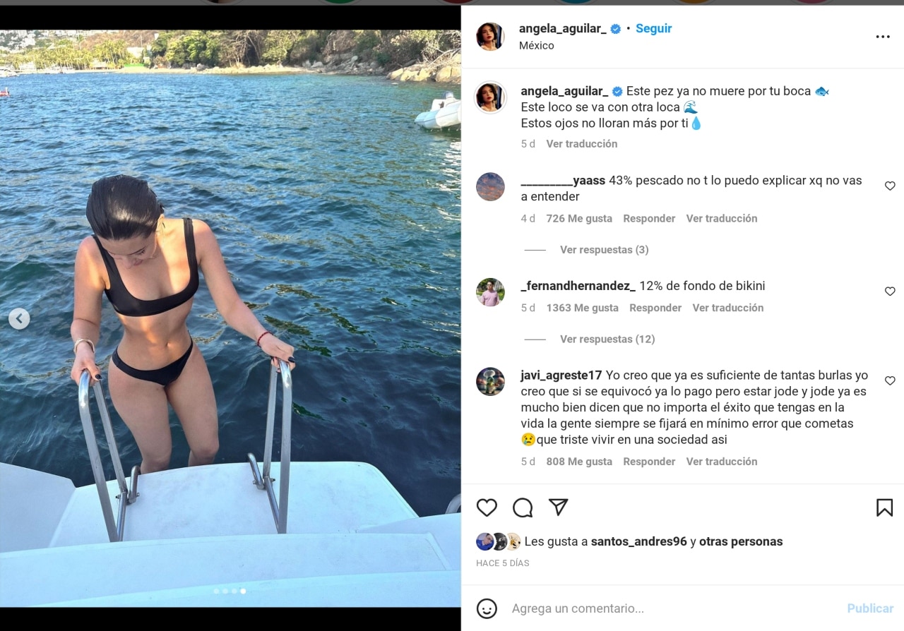 Ángela Aguilar traje de baño