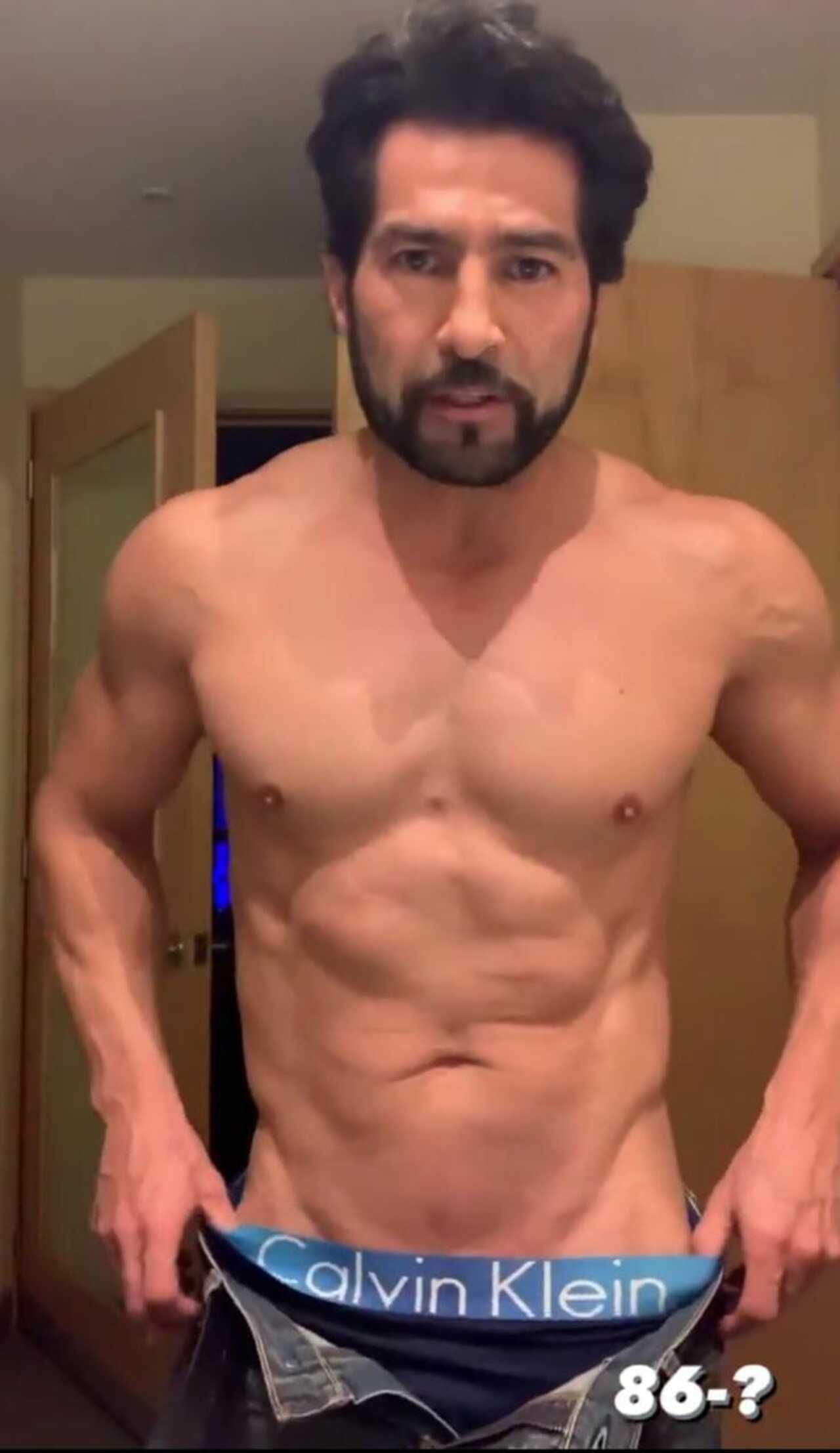 Arturo Carmona cuerpo