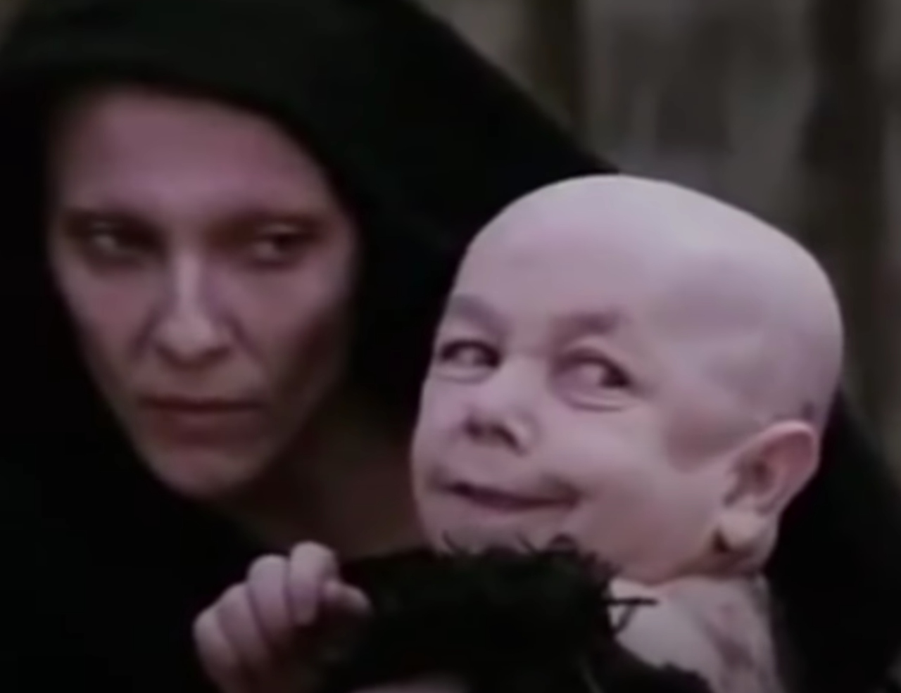 bebé demonio Pasión de Cristo