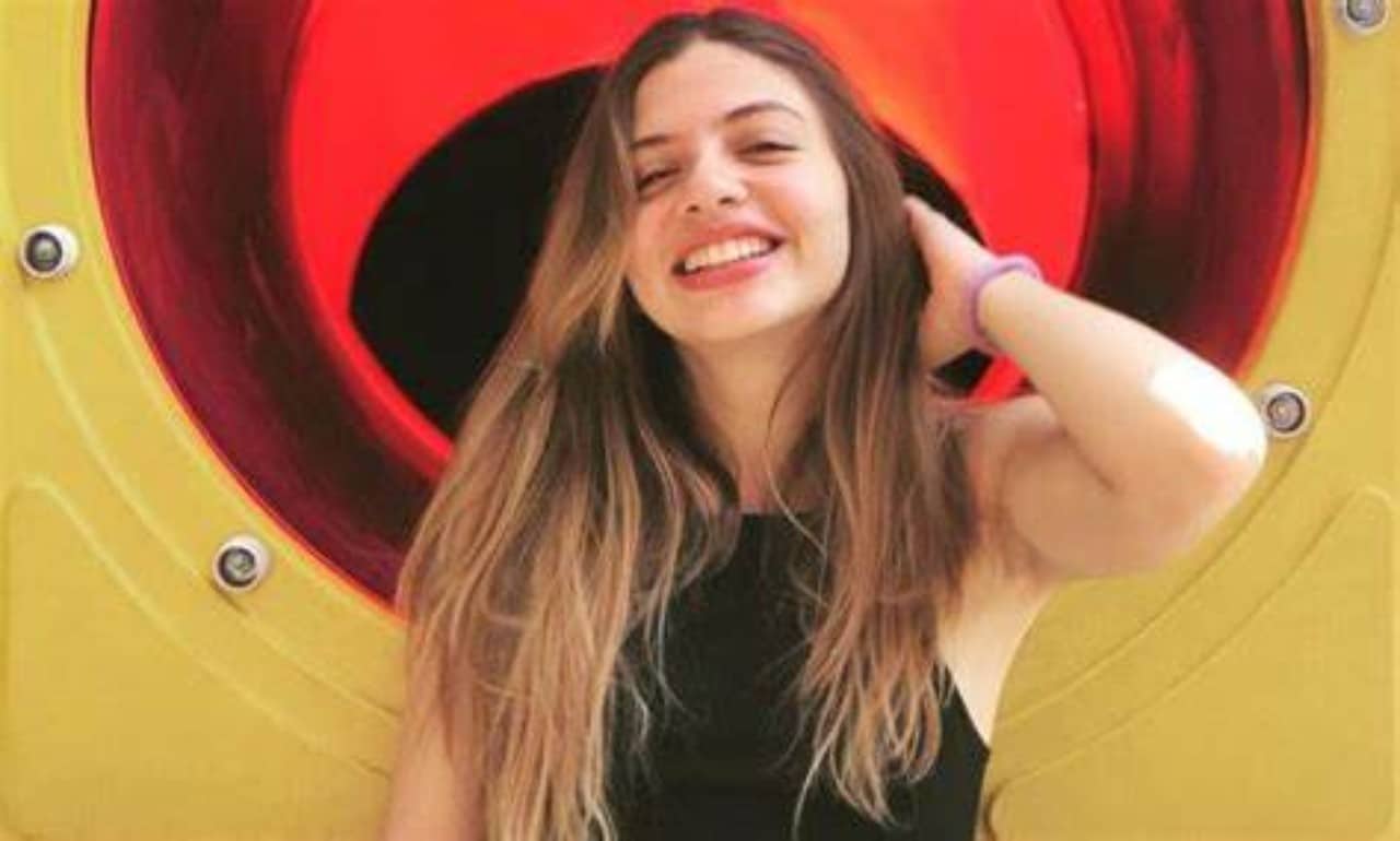 Daniela Parra defiende a Hector Parra papa