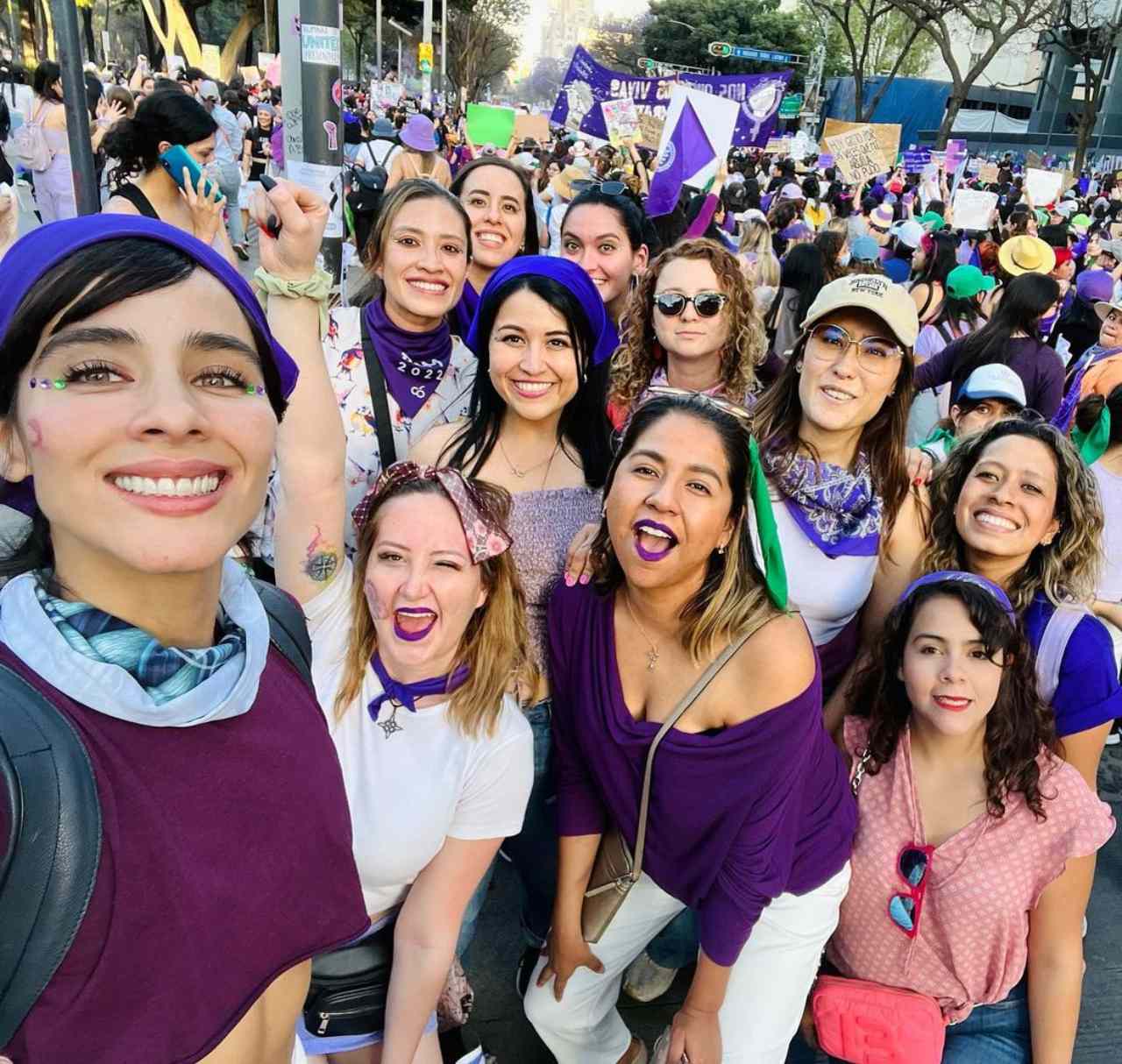 Esmeralda Pimentel se une marcha 8M