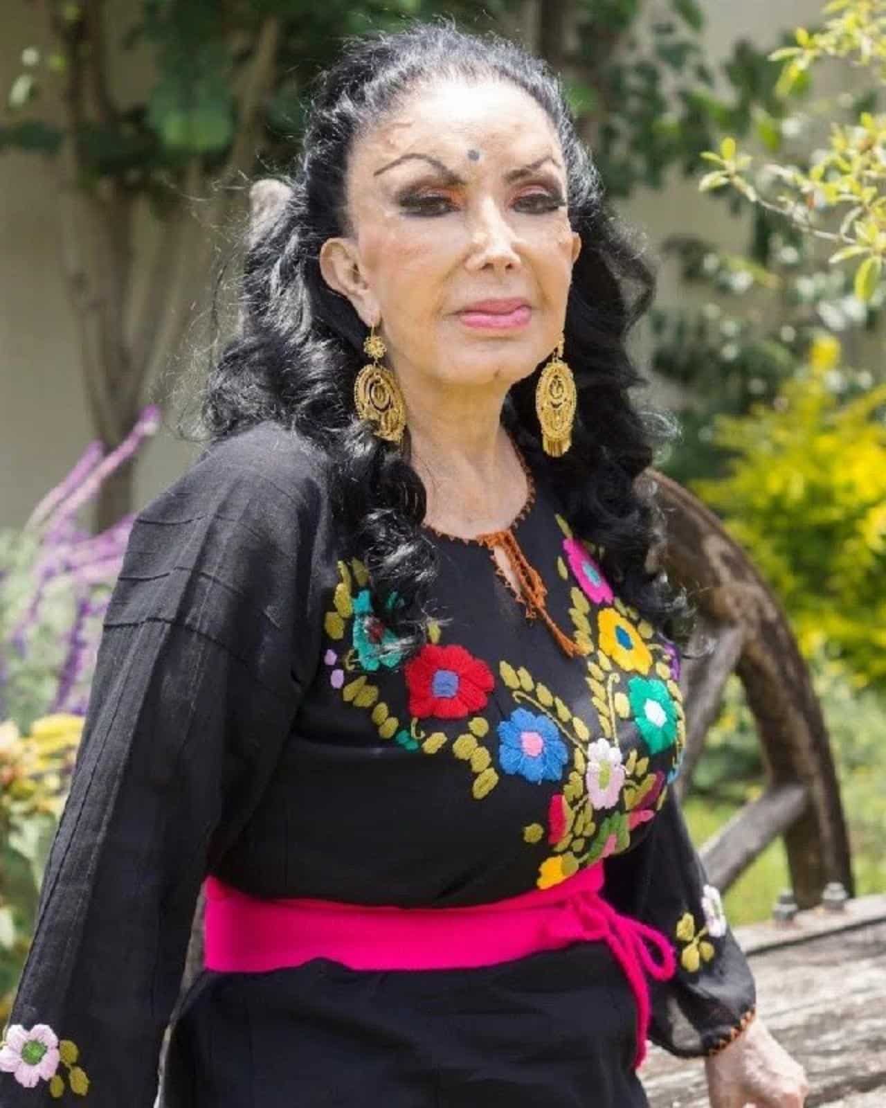 Captan fantasma Irma Serrano teatro su homenaje