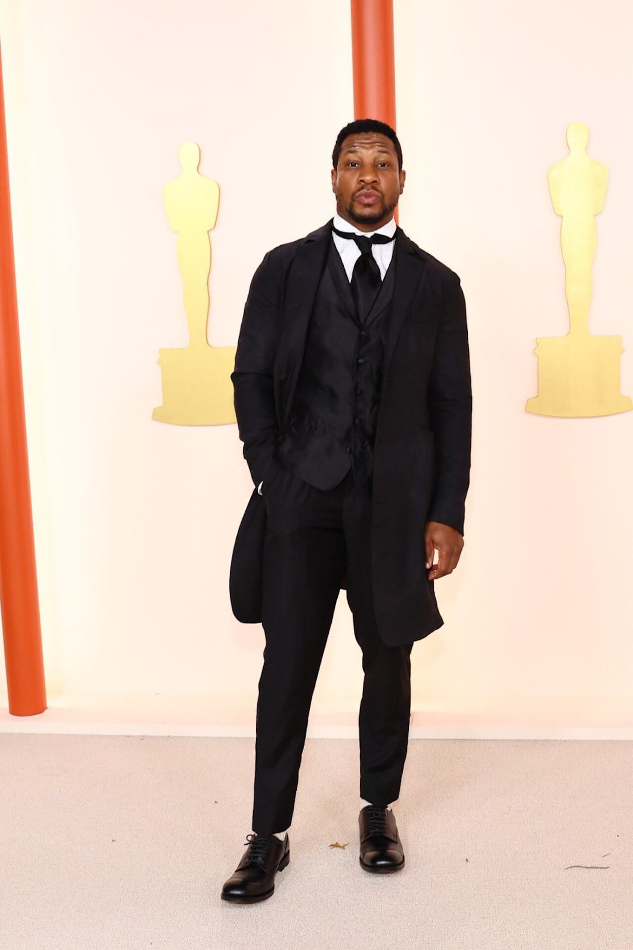 Jonathan Majors en los Premios Óscar 2023