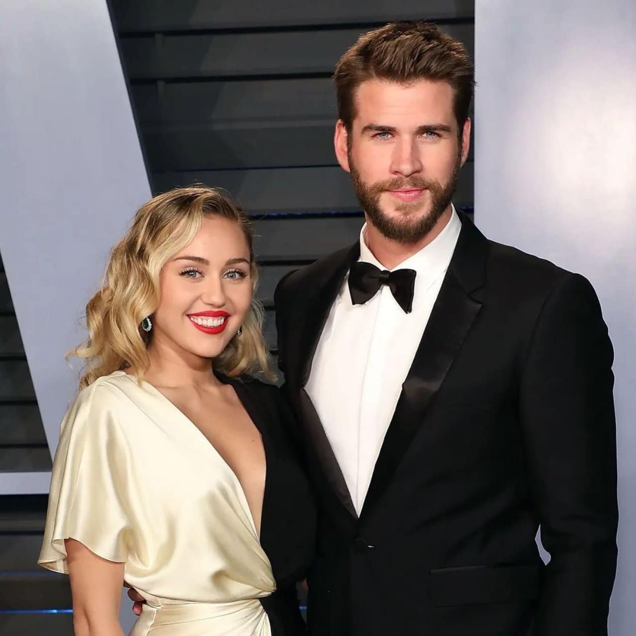 Liam Hemsworth demanda Miley Cyrus Flowers