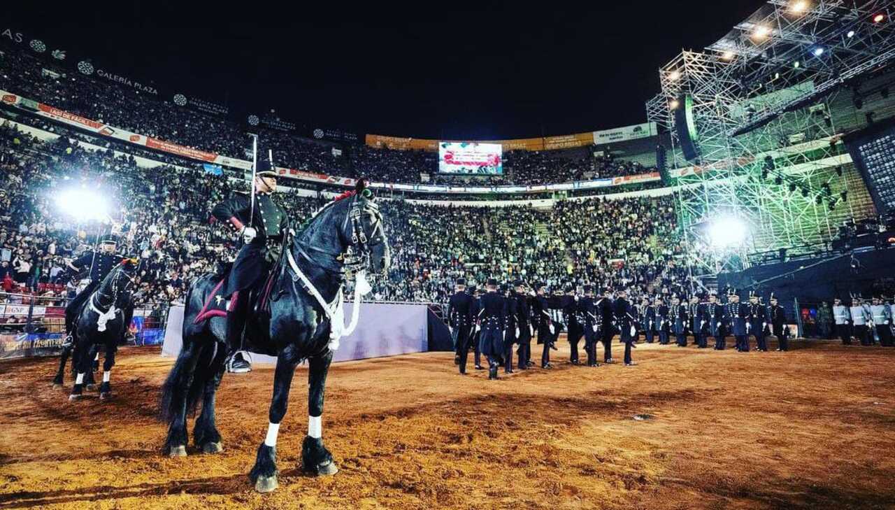 Pepe Aguilar chiflidos 