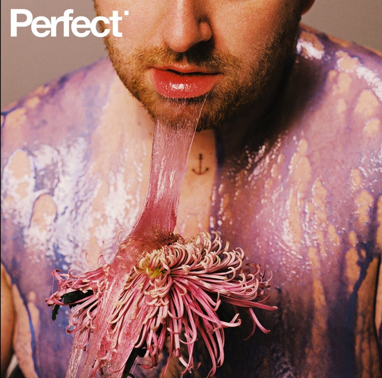 Sam Smith hace icónicas fotos para acabar estigmas contra las personas no binarias