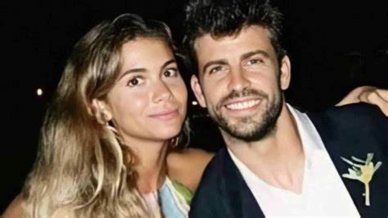 Shakira indirecta Clara Chia Chiaroscuro foto